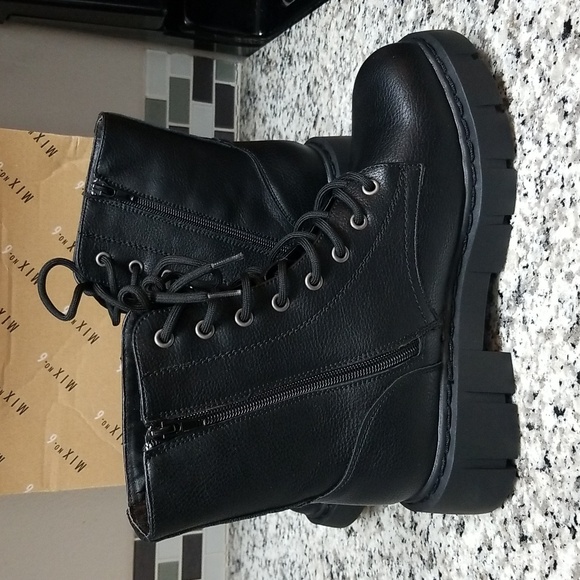 MIX NO. 6 BLACK COMBAT BOOTS, 9 WIDE - Picture 2 of 4
